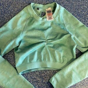 Long sleeve crop top women’s  top gymshark medium camo green